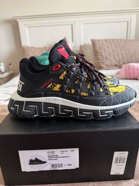 Mens Versace Trigreca Black and Yellow Baroque Runner Sneakers Sz 43 Mens 10